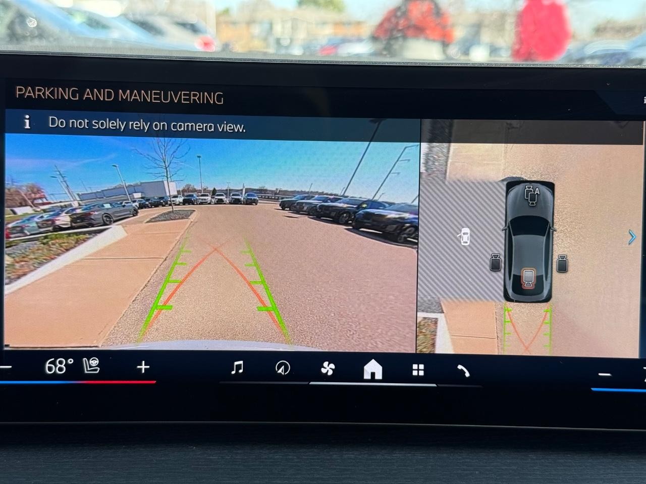 BMW i4 Vehicle Image 14