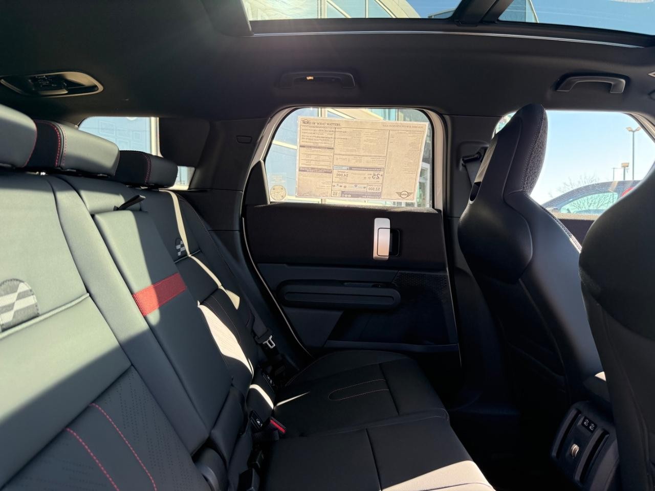 MINI Countryman Vehicle Image 05