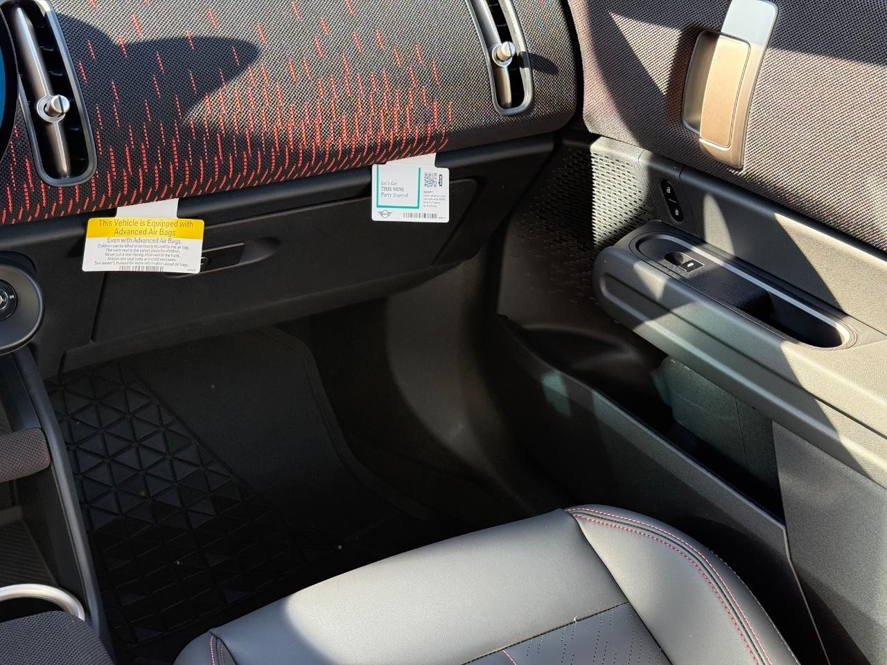 MINI Countryman Vehicle Image 10