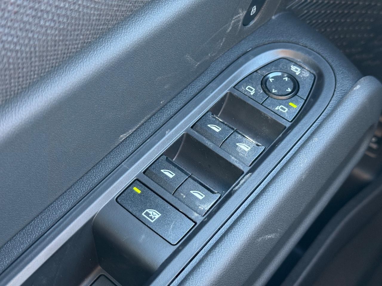 MINI Countryman Vehicle Image 16