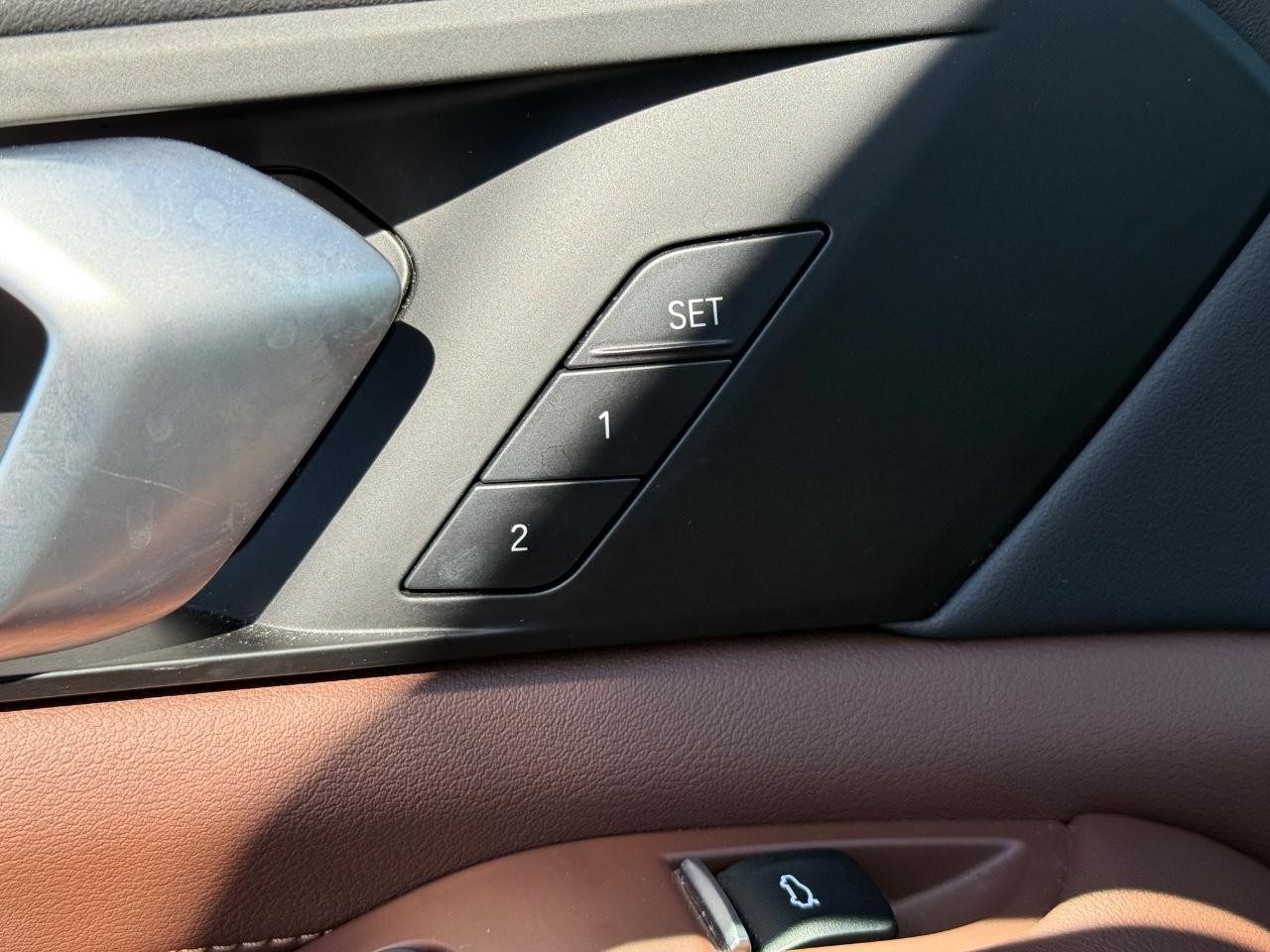 BMW X5 Vehicle Image 17