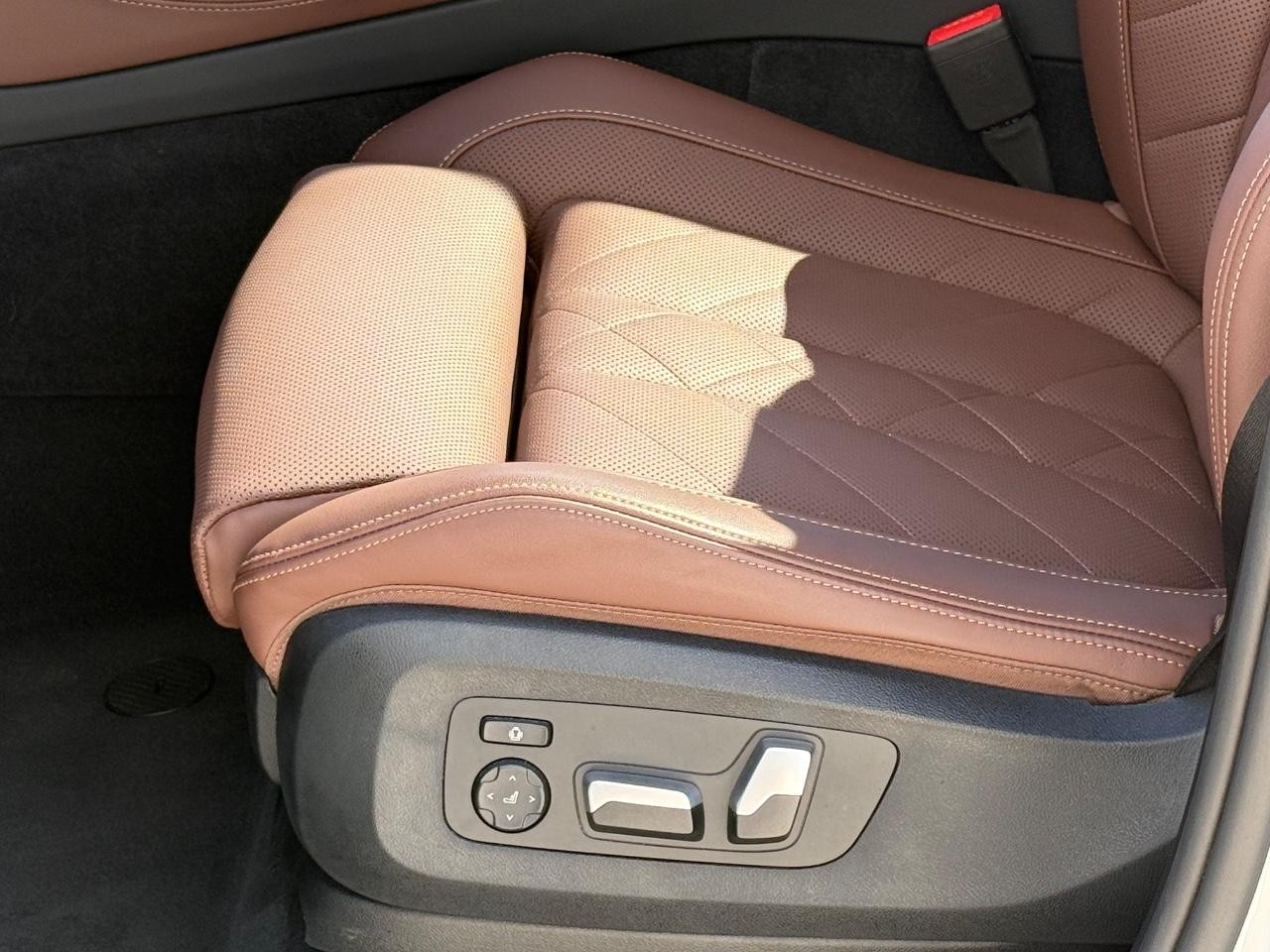 BMW X5 Vehicle Image 23