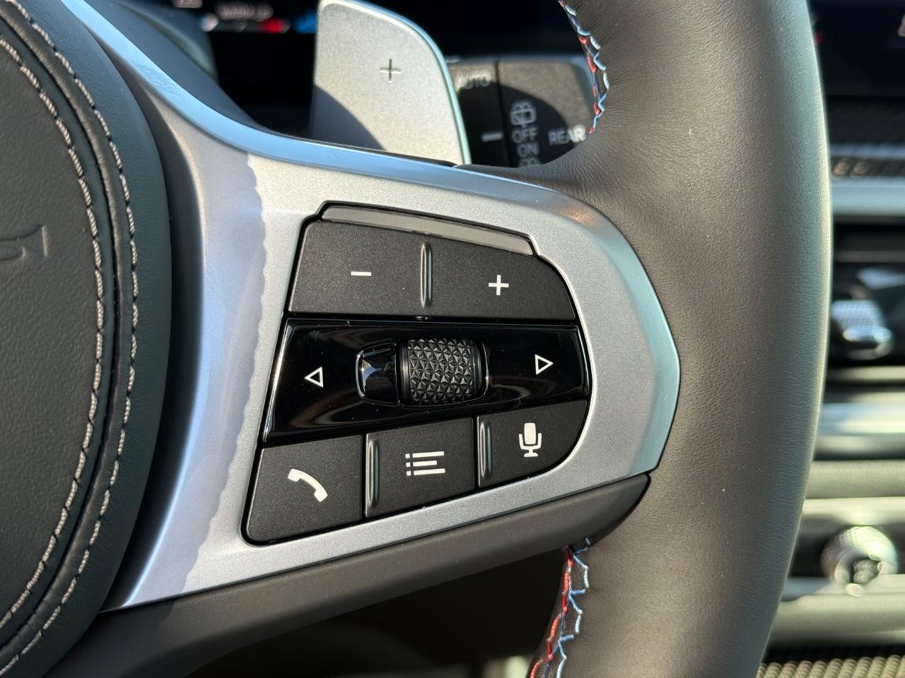 BMW X5 Vehicle Image 13