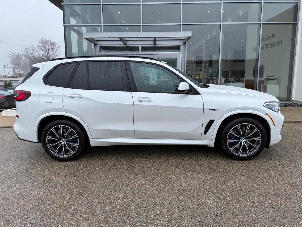 BMW X5 Vehicle Image 02