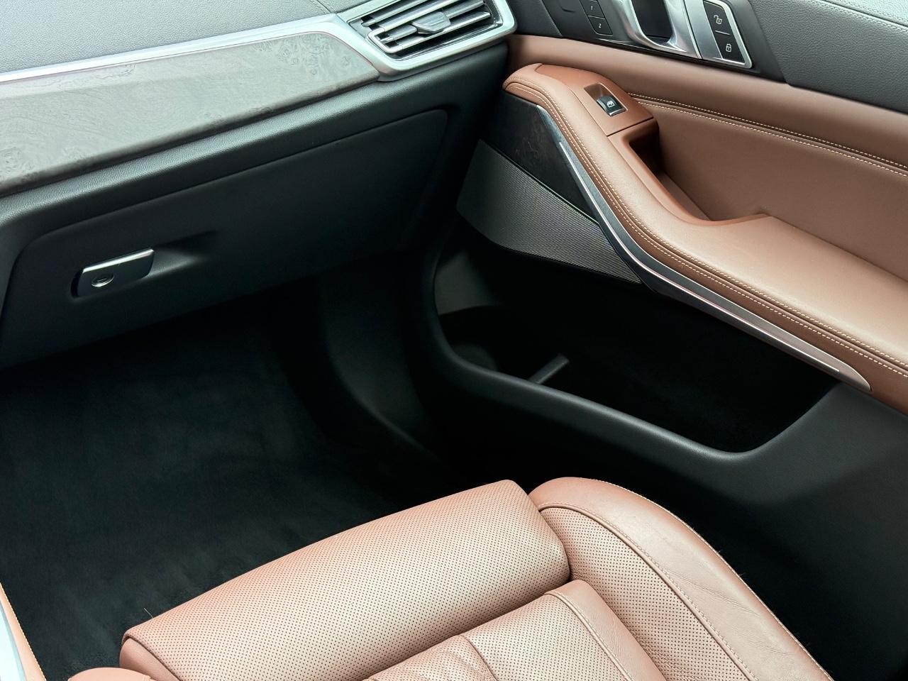 BMW X5 Vehicle Image 15