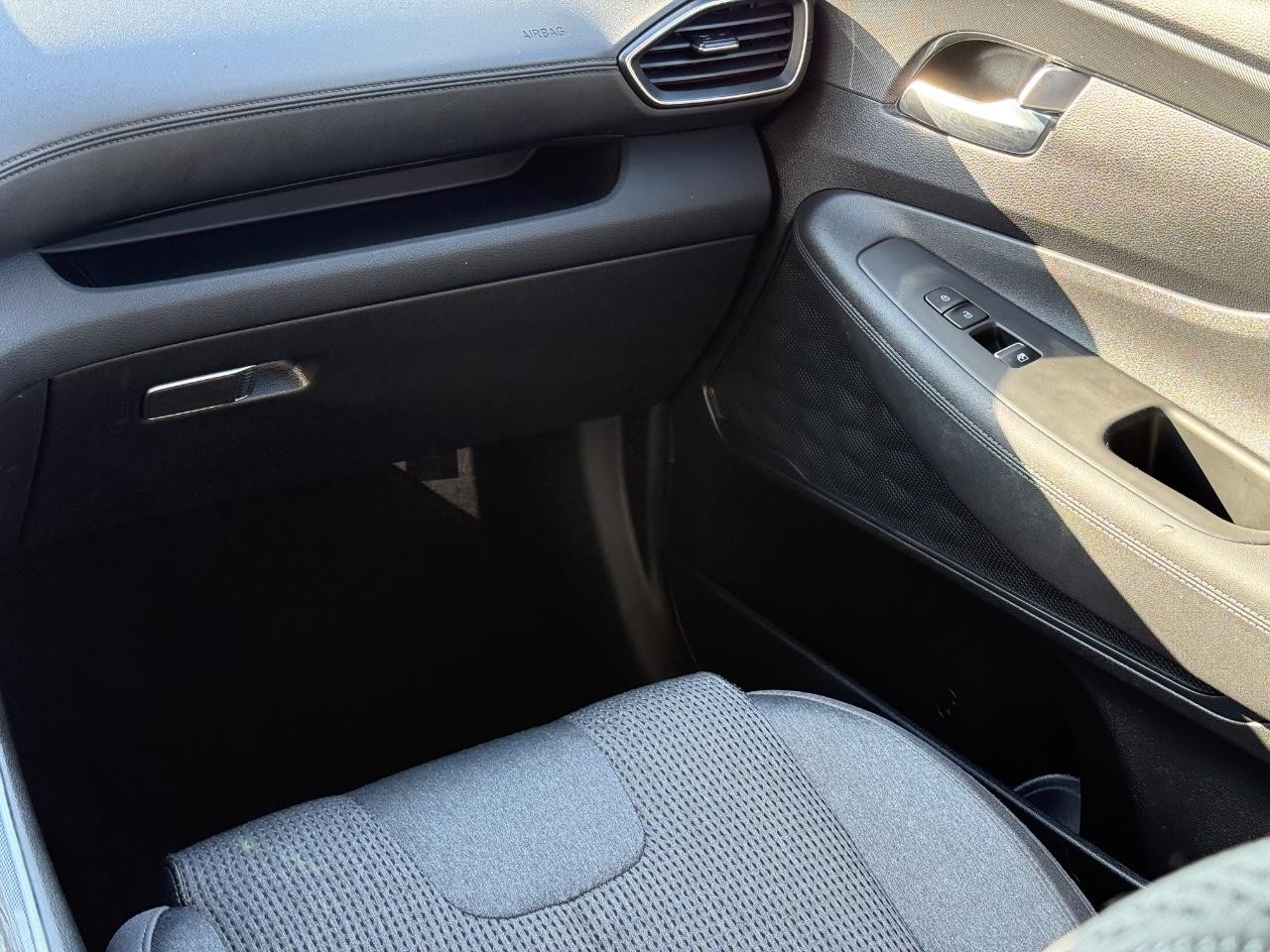 Hyundai Santa Fe Vehicle Image 15