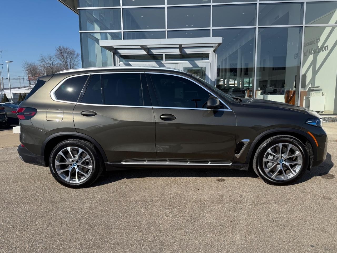 BMW X5 Vehicle Image 02