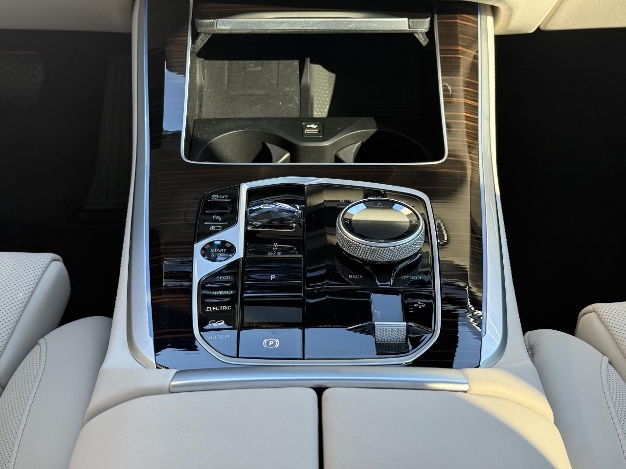 BMW X5 Vehicle Image 13