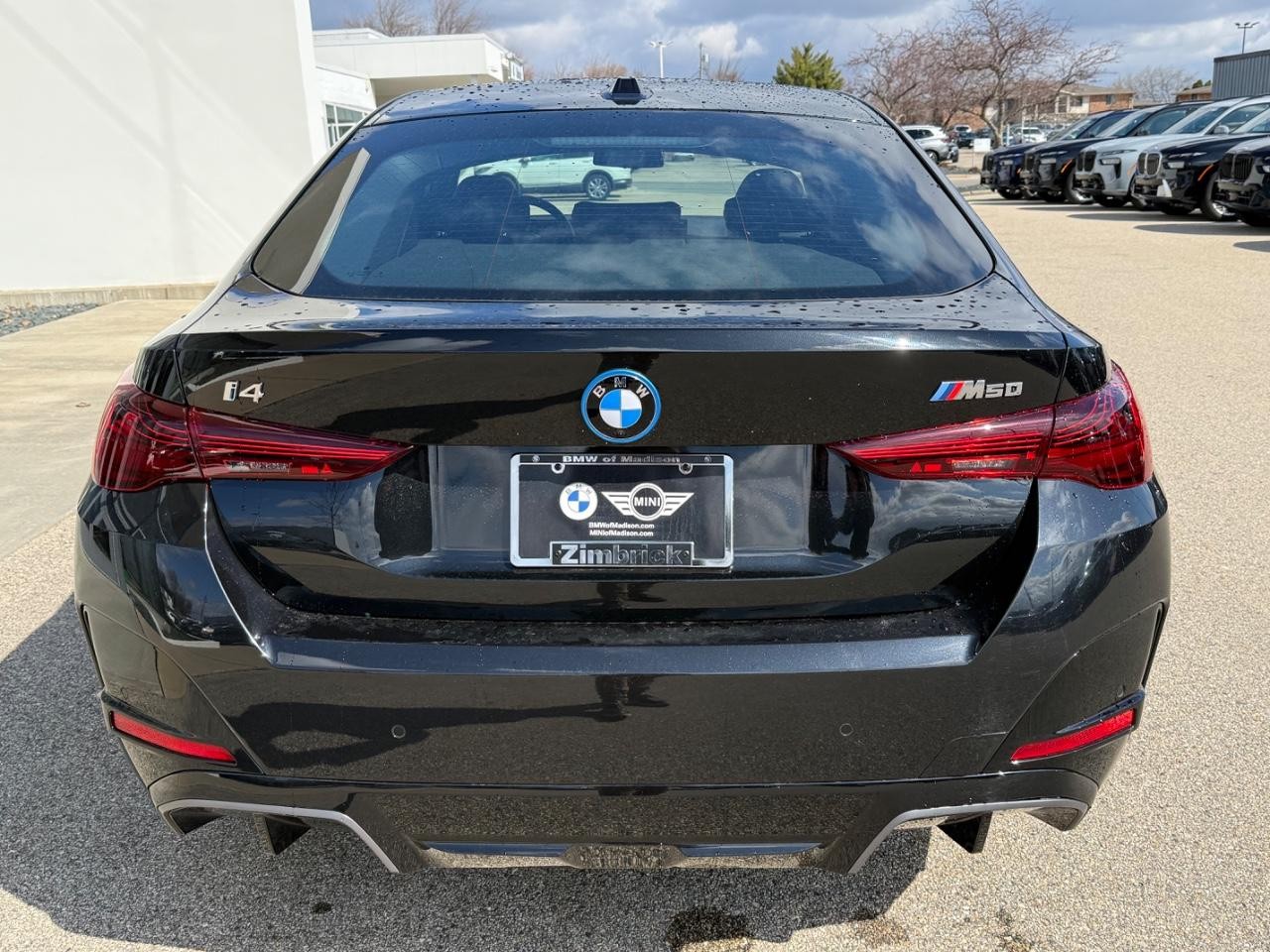 BMW i4 Vehicle Full-screen Gallery Image 04