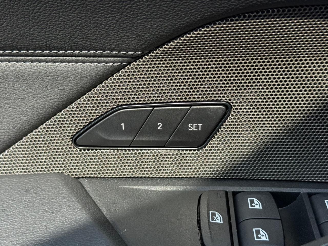 BMW i4 Vehicle Full-screen Gallery Image 16