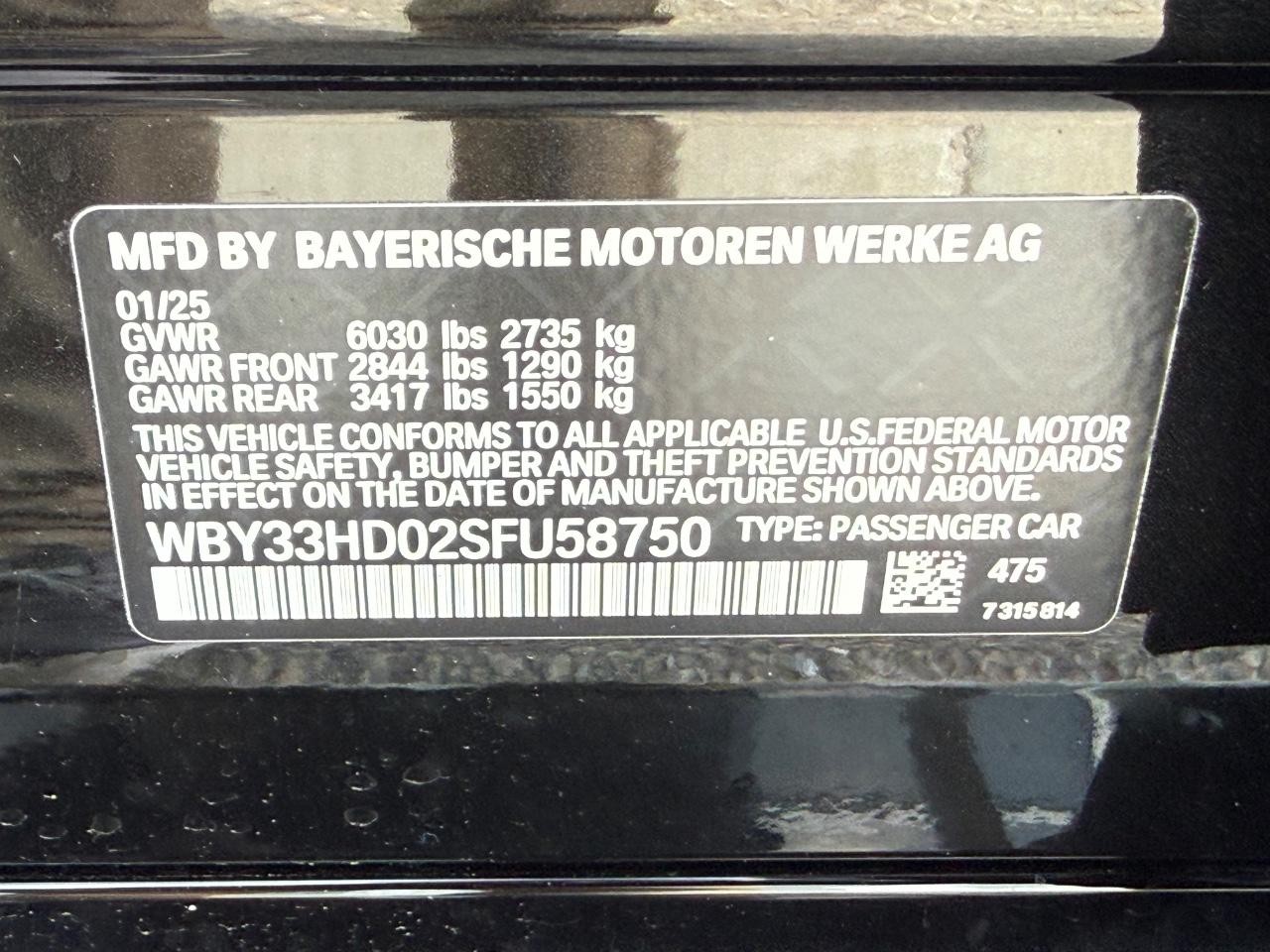 BMW i4 Vehicle Full-screen Gallery Image 24