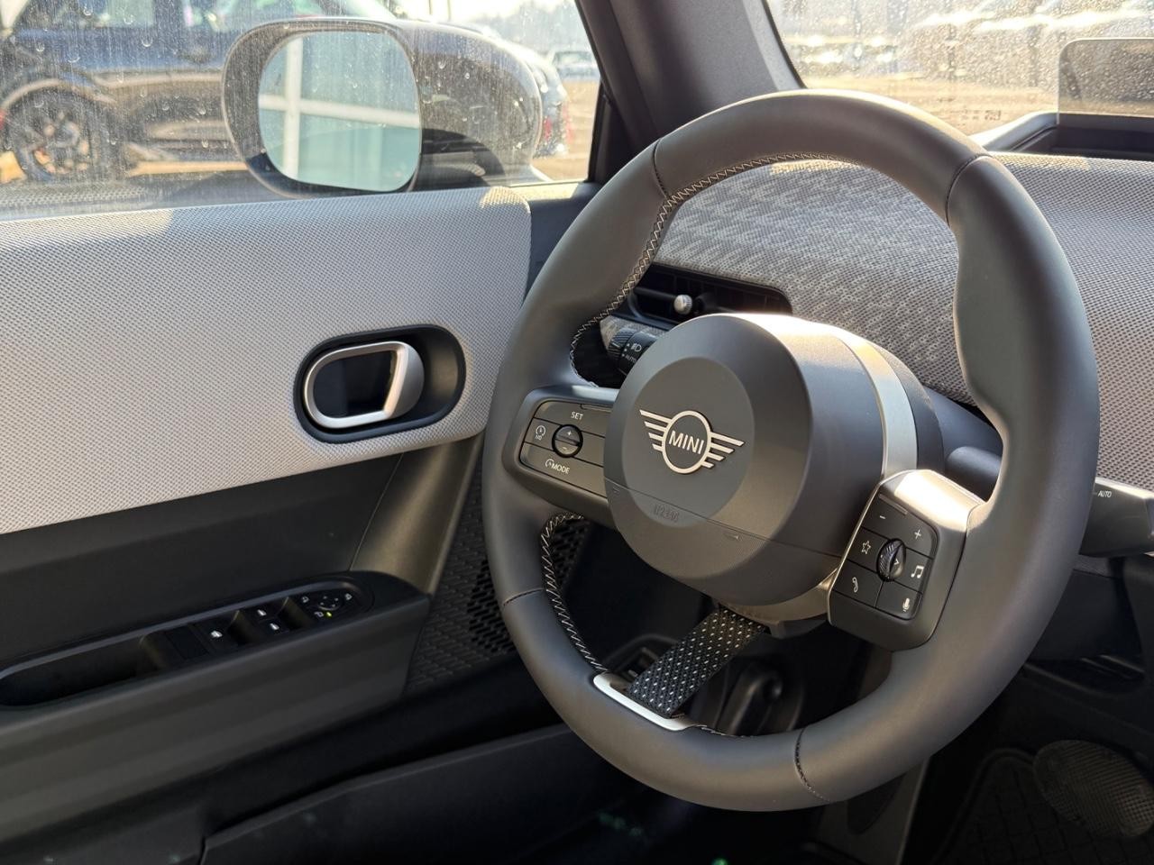 MINI Convertible Vehicle Image 10