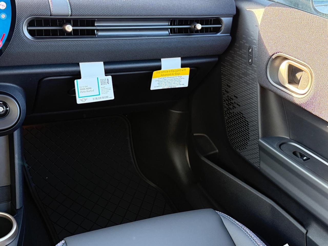 MINI Hardtop 2 Door Vehicle Image 10