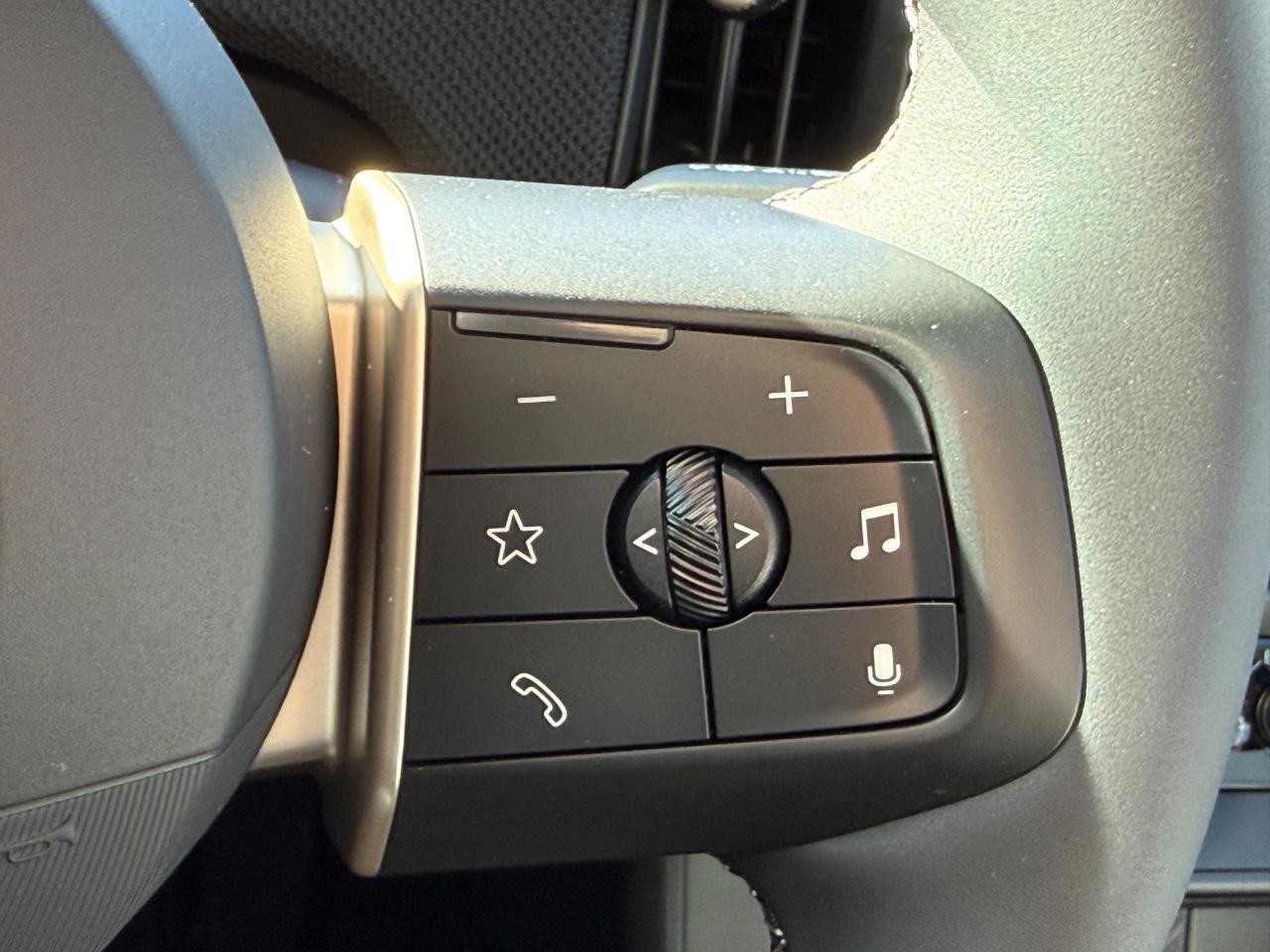 MINI Hardtop 4 Door Vehicle Image 12