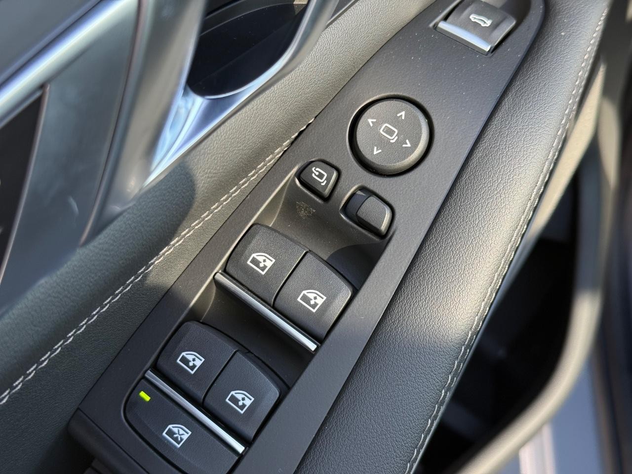 BMW X5 Vehicle Image 16