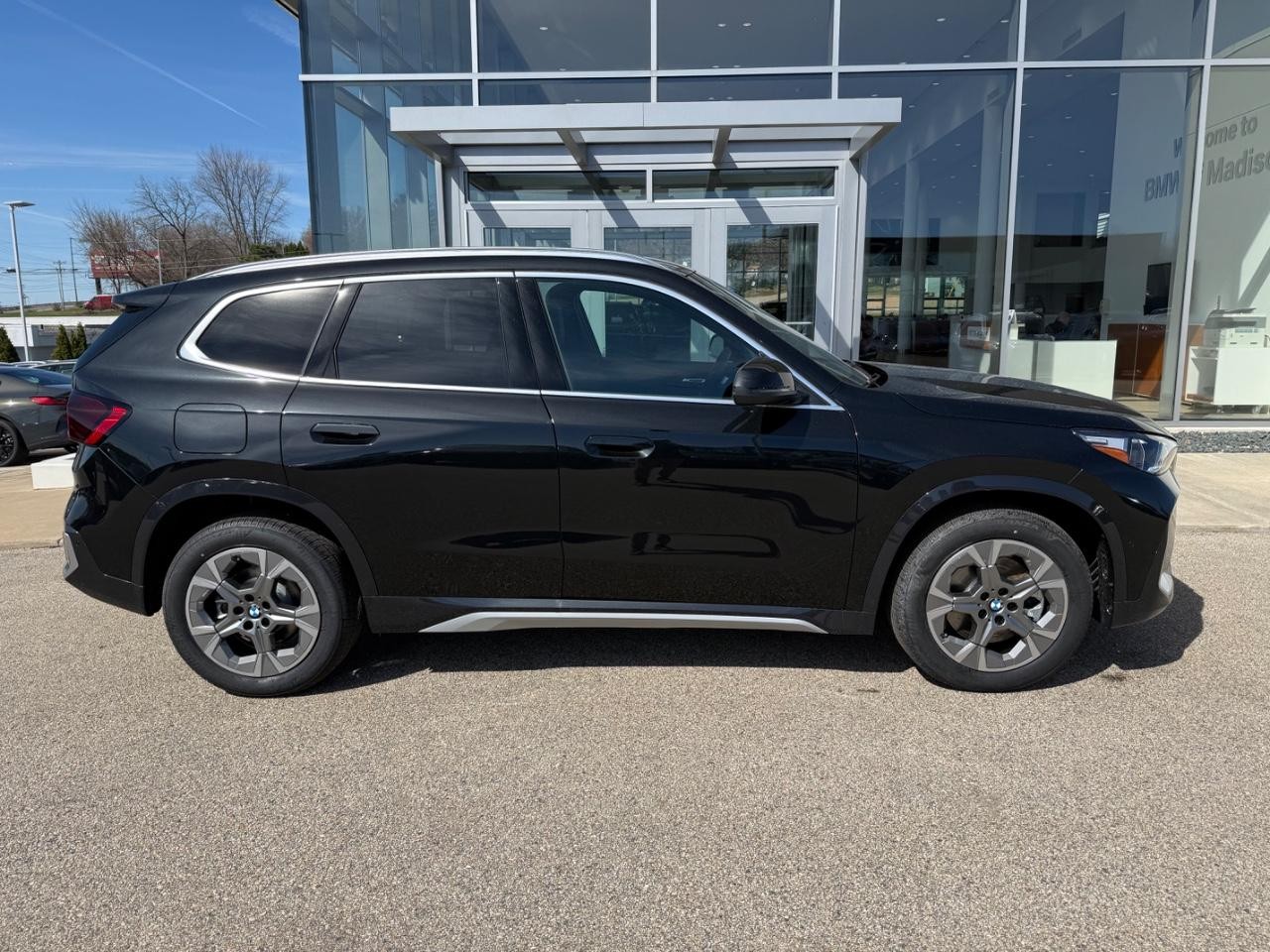 BMW X1 Vehicle Image 02