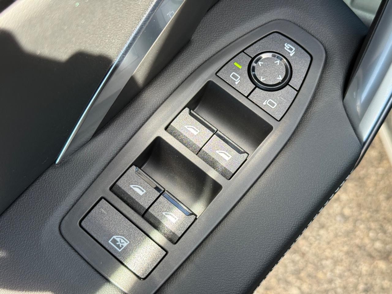 BMW X1 Vehicle Image 15