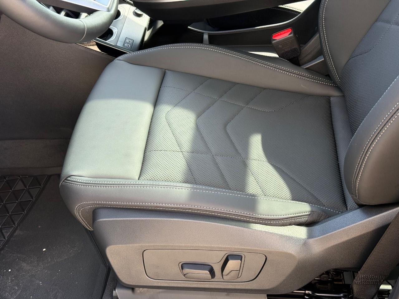 BMW X1 Vehicle Image 16