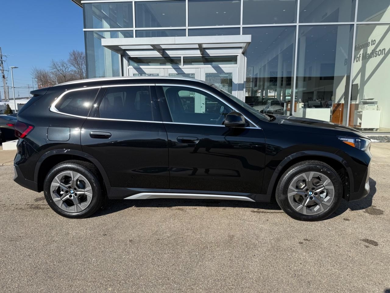 BMW X1 Vehicle Image 02