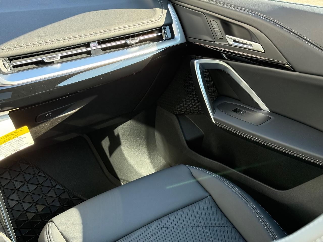 BMW X1 Vehicle Image 09