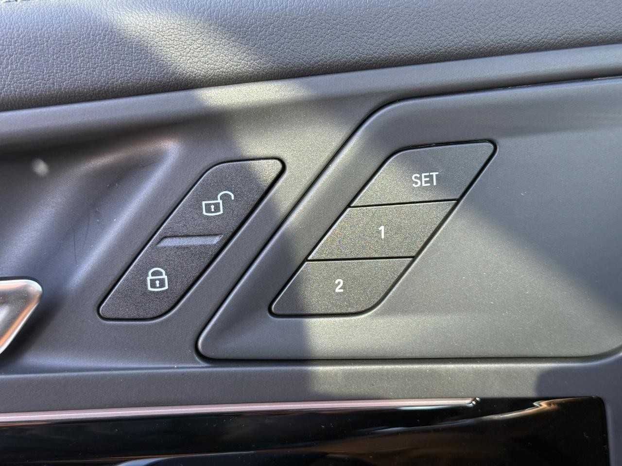 BMW X1 Vehicle Image 10