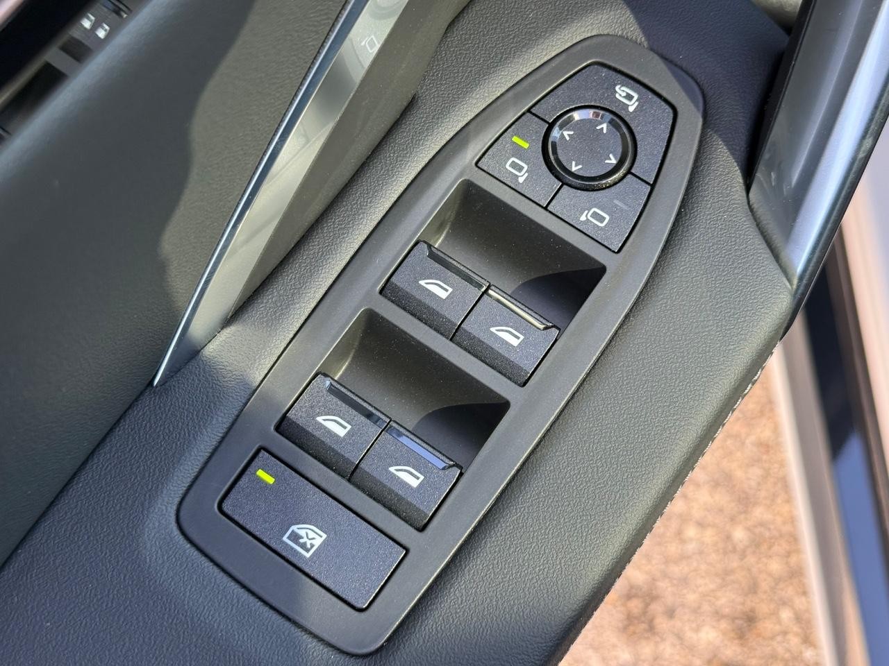 BMW X1 Vehicle Image 15