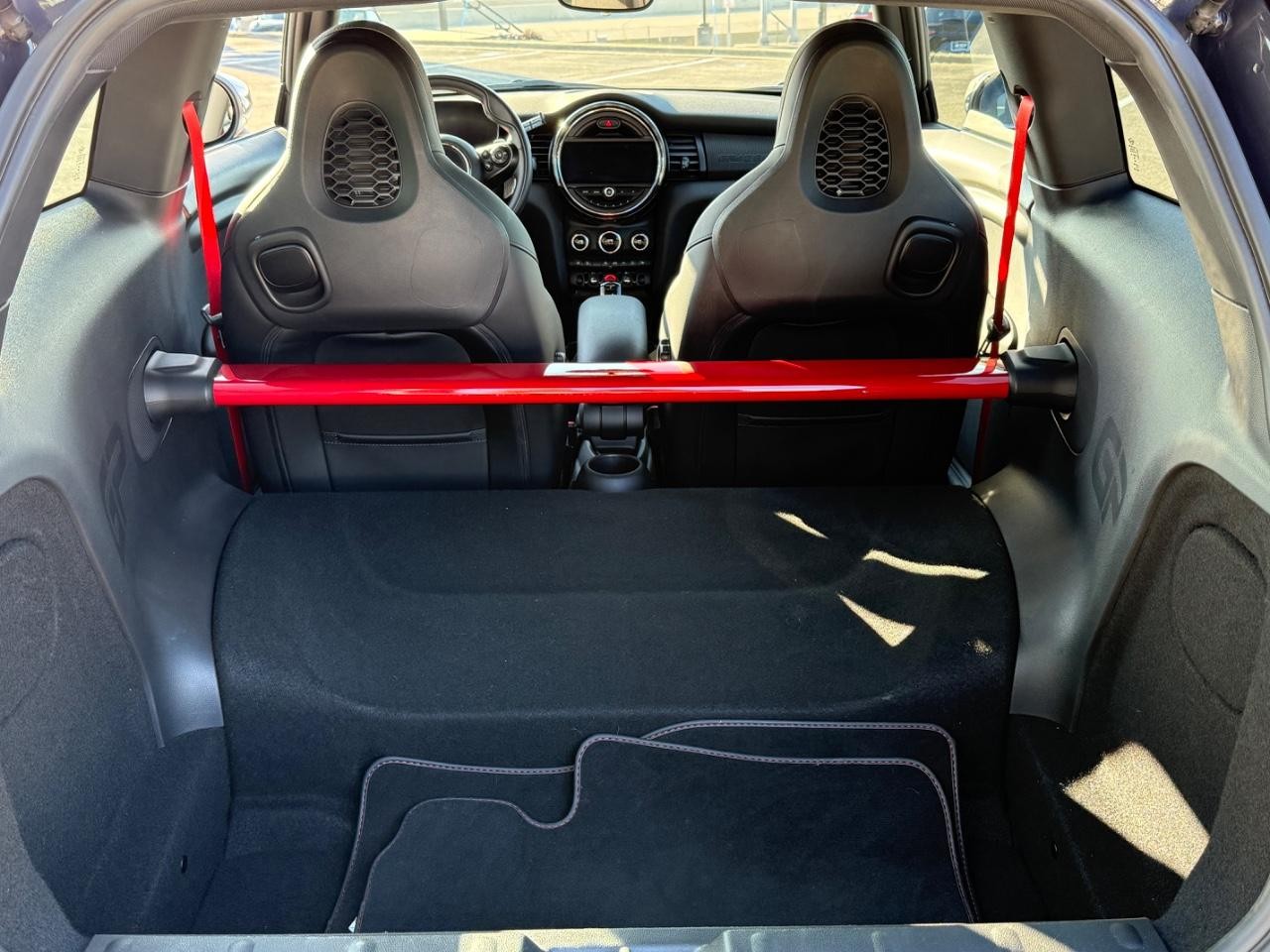 MINI Hardtop 2 Door Vehicle Image 06