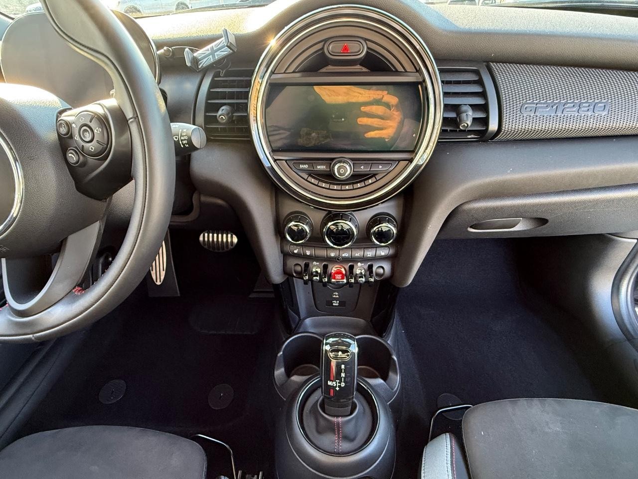 MINI Hardtop 2 Door Vehicle Image 12