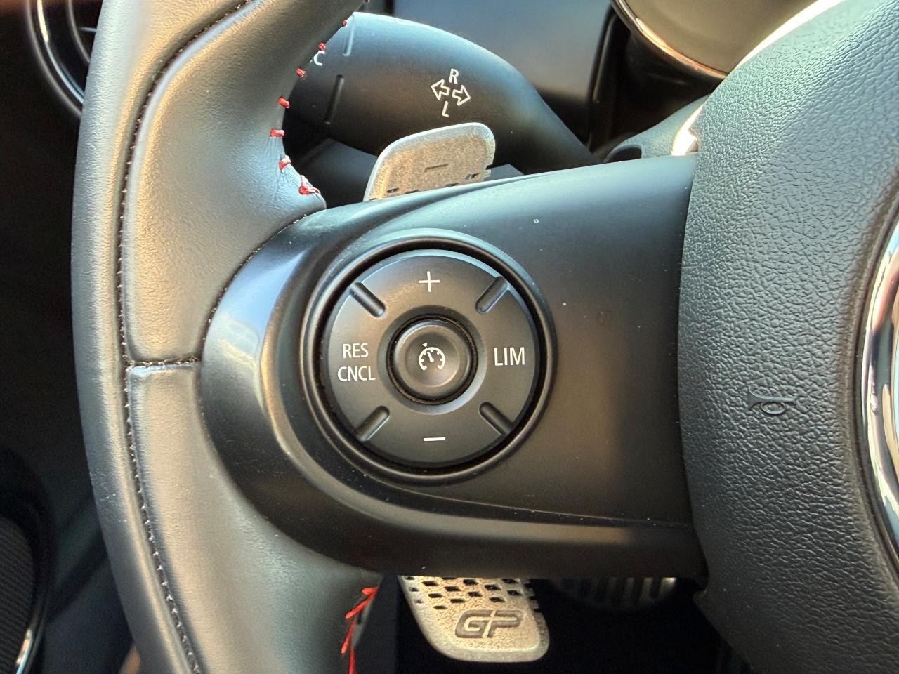 MINI Hardtop 2 Door Vehicle Image 16