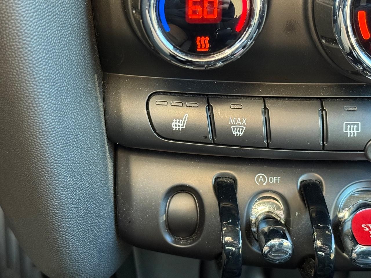 MINI Hardtop 2 Door Vehicle Image 21