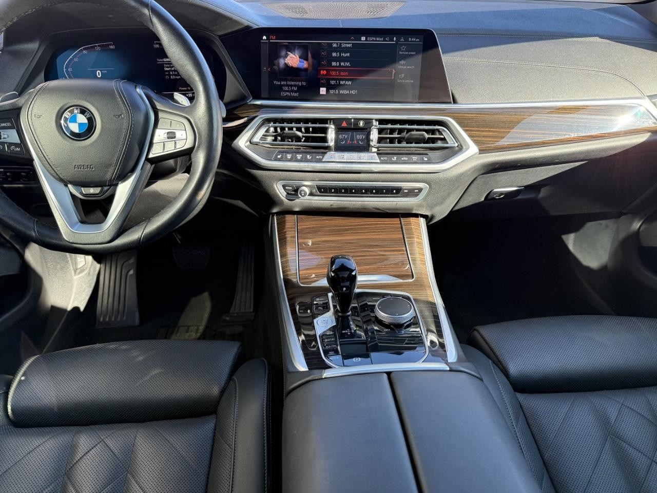 BMW X5 Vehicle Image 11