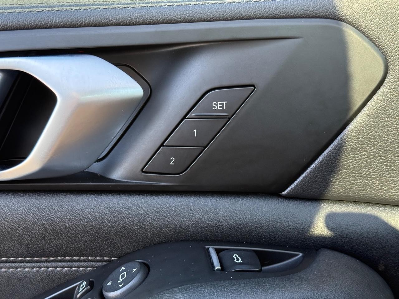 BMW X5 Vehicle Image 16