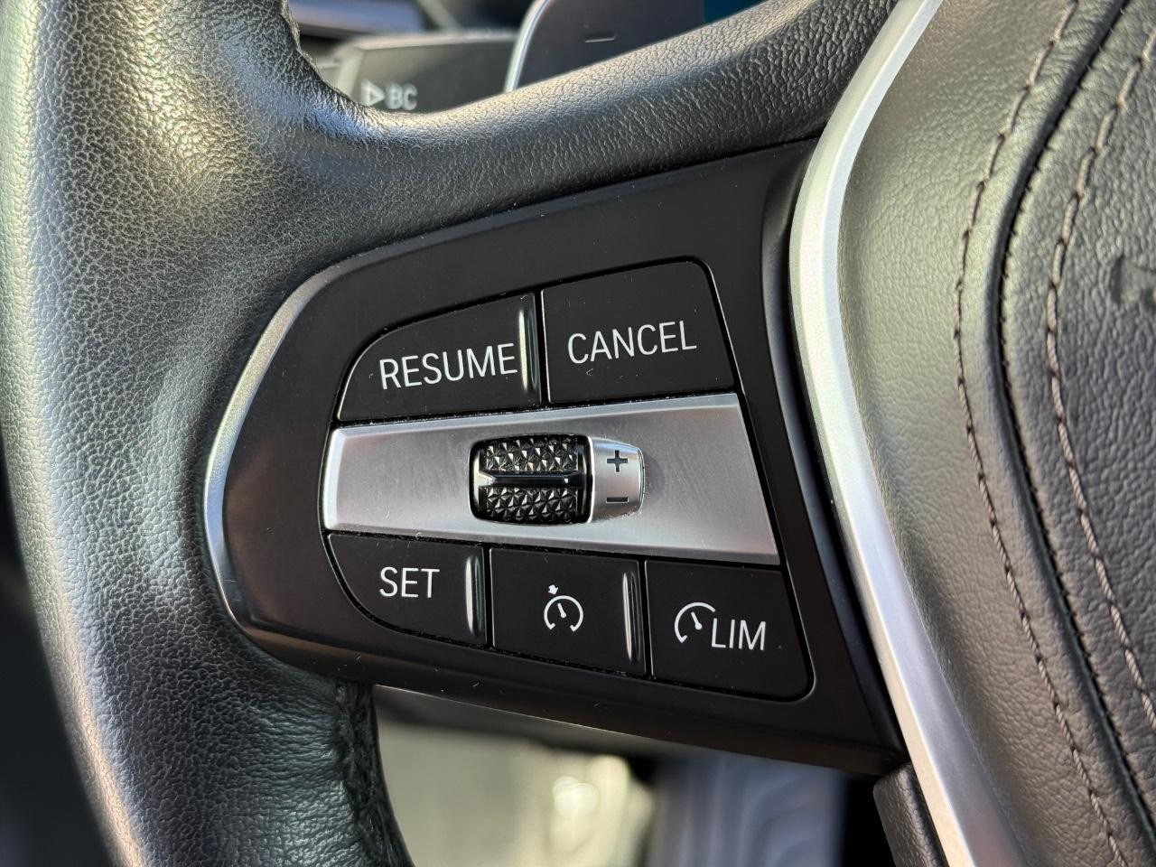 BMW X5 Vehicle Image 17