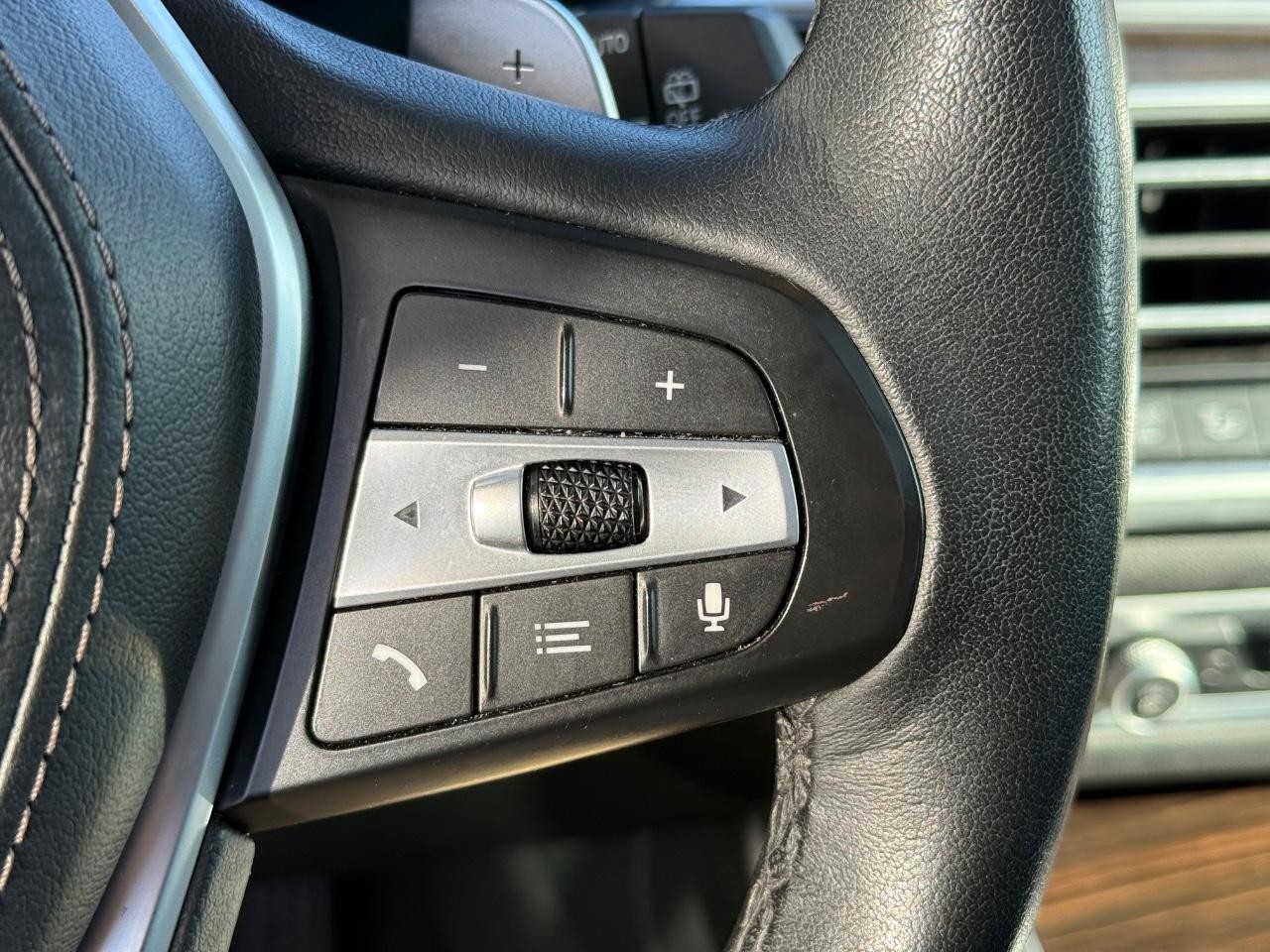 BMW X5 Vehicle Image 18
