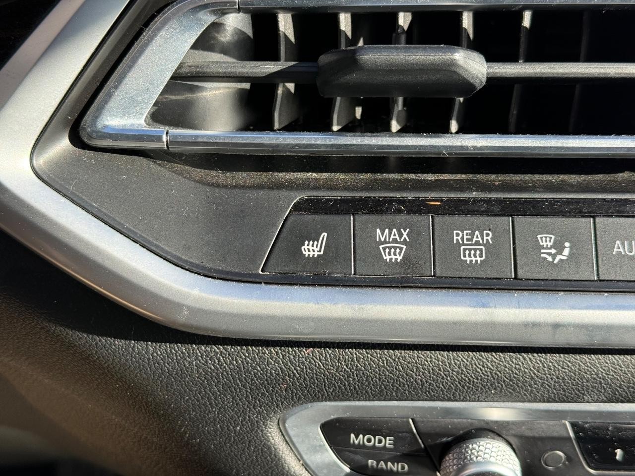 BMW X5 Vehicle Image 22