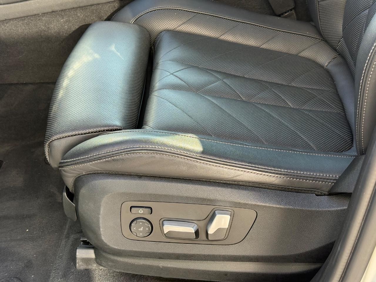 BMW X5 Vehicle Image 24