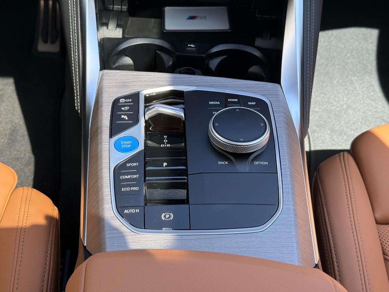 BMW i4 Vehicle Image 08