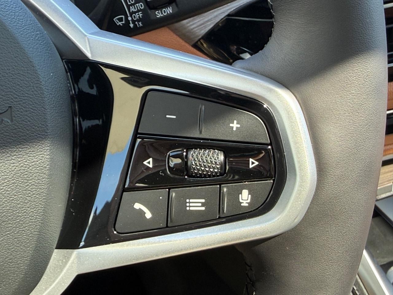 BMW i4 Vehicle Image 12
