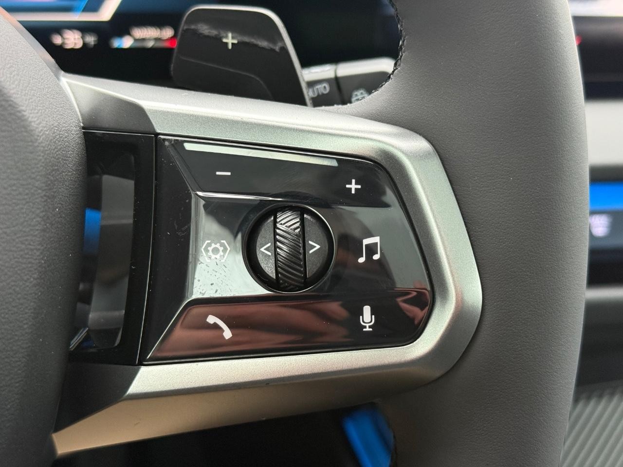 BMW X3 Vehicle Image 12