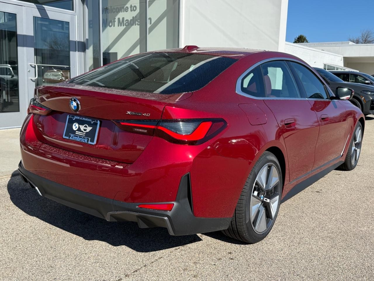 BMW i4 Vehicle Image 03