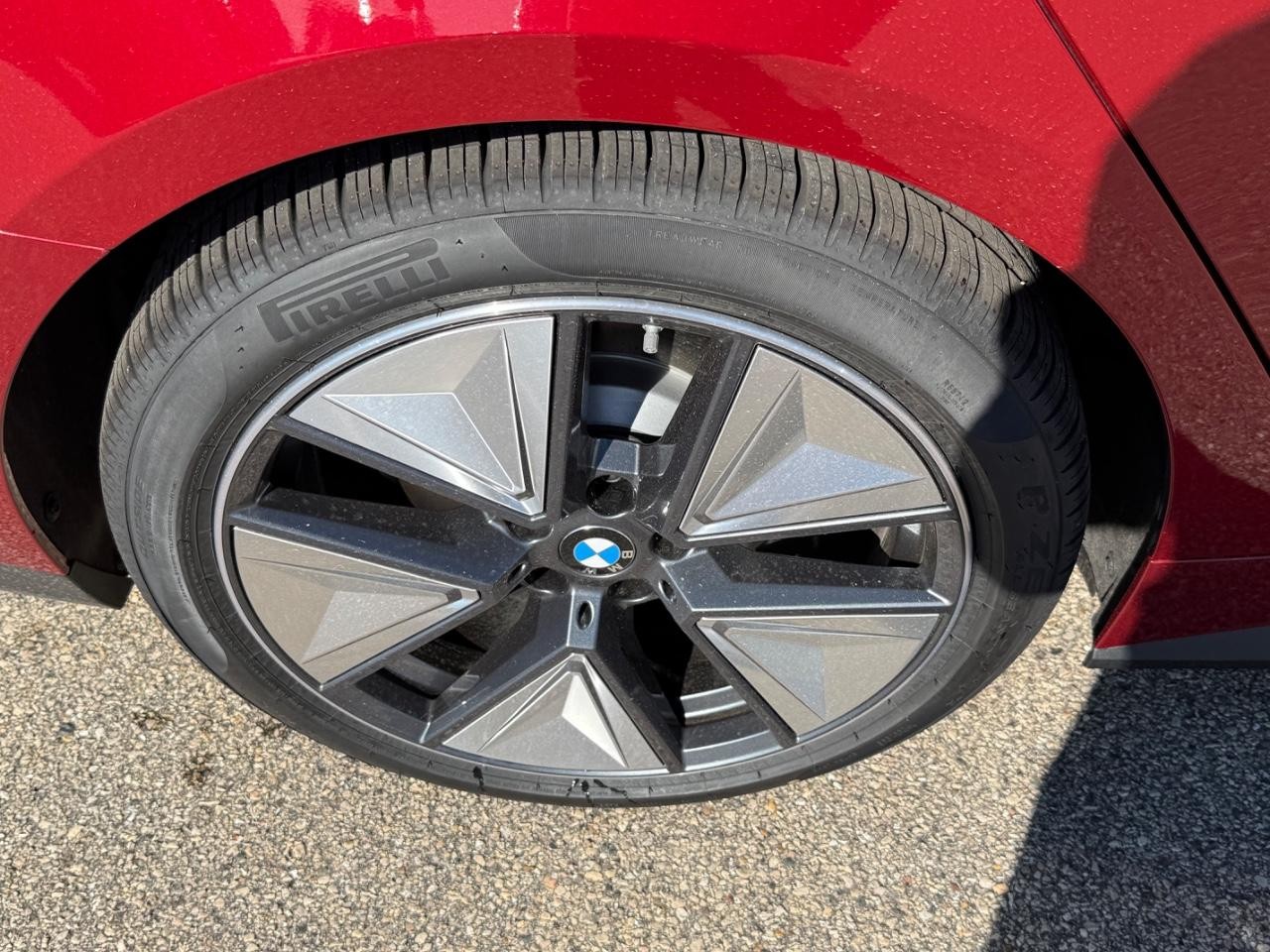 BMW i4 Vehicle Image 04