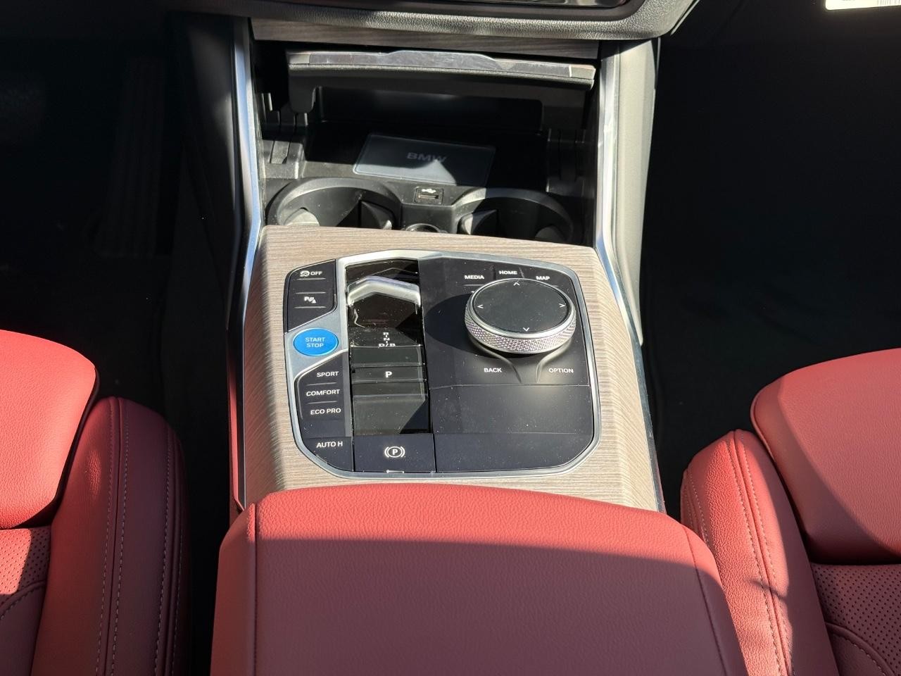 BMW i4 Vehicle Image 08