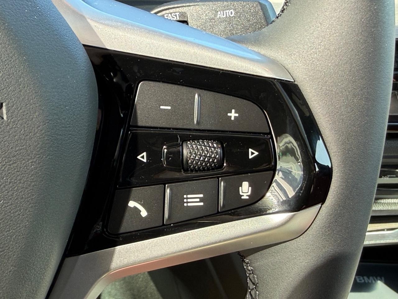 BMW i4 Vehicle Image 12