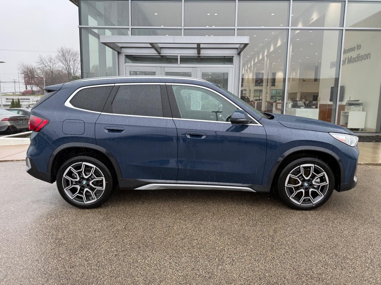 BMW X1 Vehicle Image 02