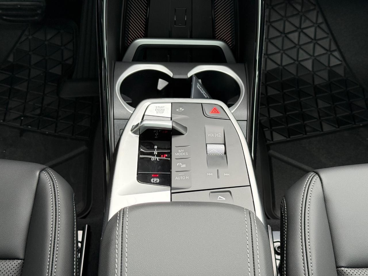 BMW X1 Vehicle Image 08