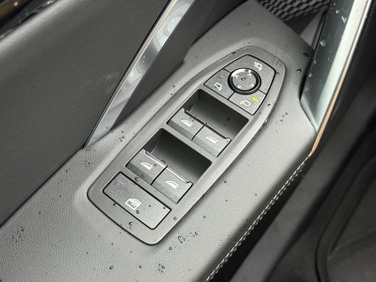 BMW X1 Vehicle Image 15