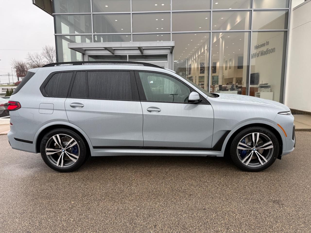 BMW X7 Vehicle Image 02