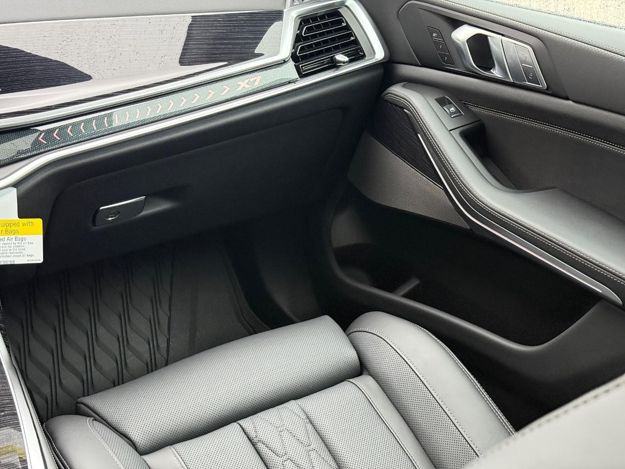 BMW X7 Vehicle Image 10