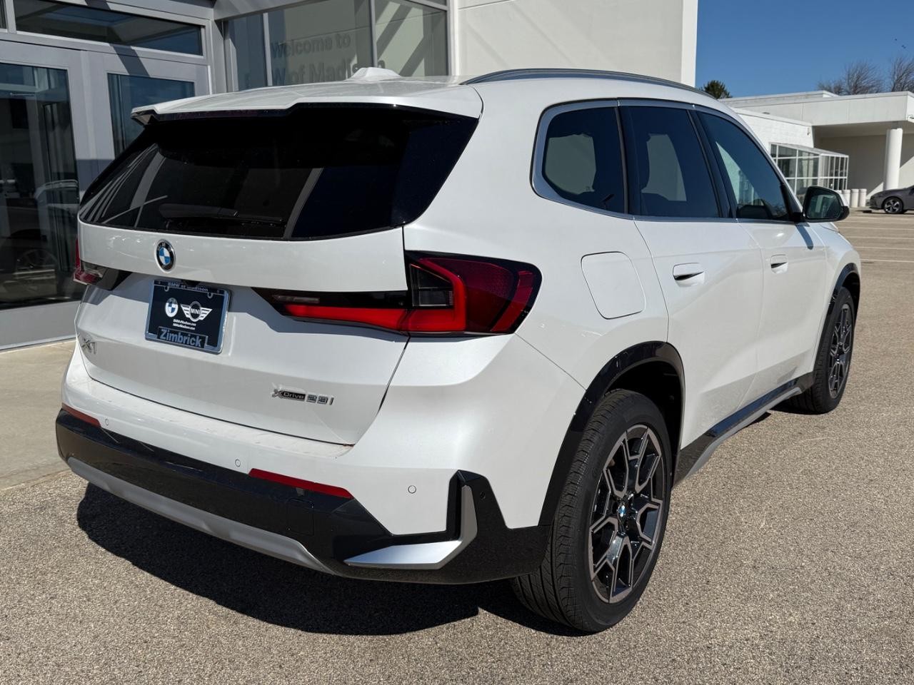BMW X1 Vehicle Image 03