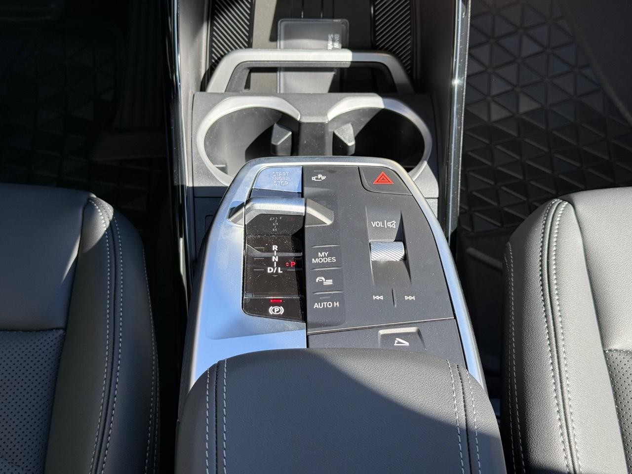 BMW X1 Vehicle Image 08